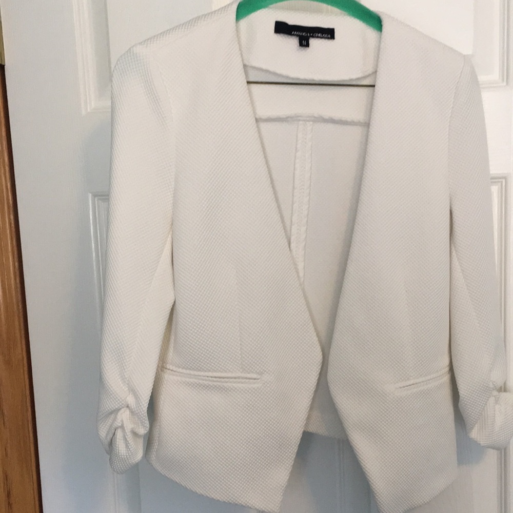 Amanda& Chelsea white blazer
